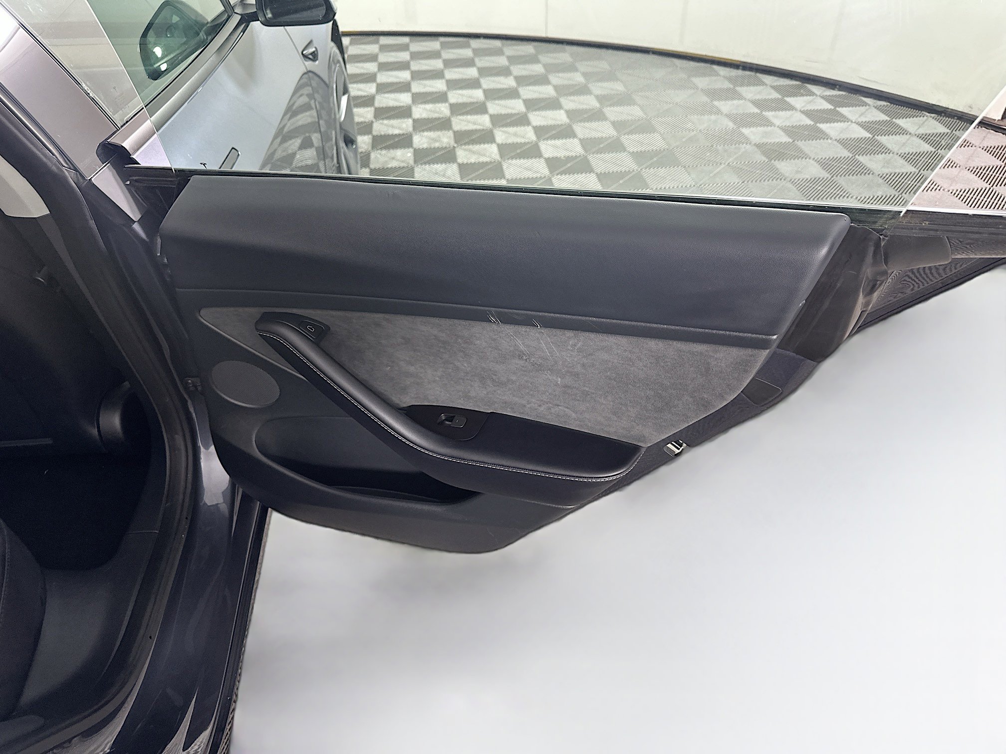 Used 2023 Tesla Model 3 Standard Range RWD image 29