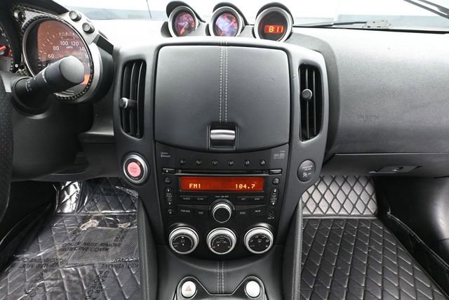 Used 2009 Nissan 370Z Touring RWD image 29