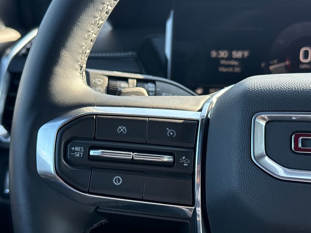 Used 2025 GMC Acadia Elevation image 29