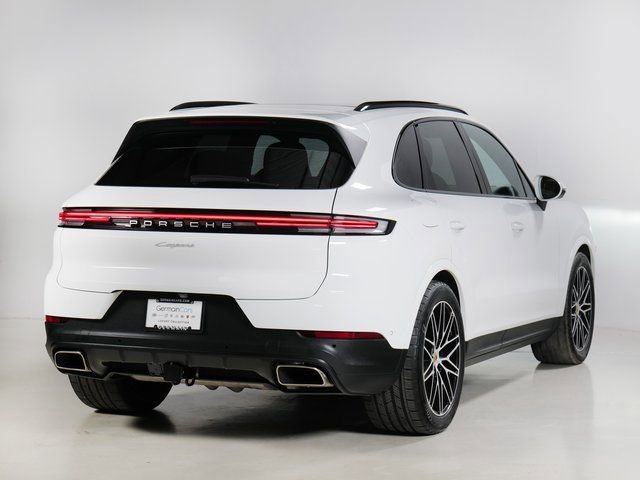 Used 2024 Porsche Cayenne AWD/4WD image 2