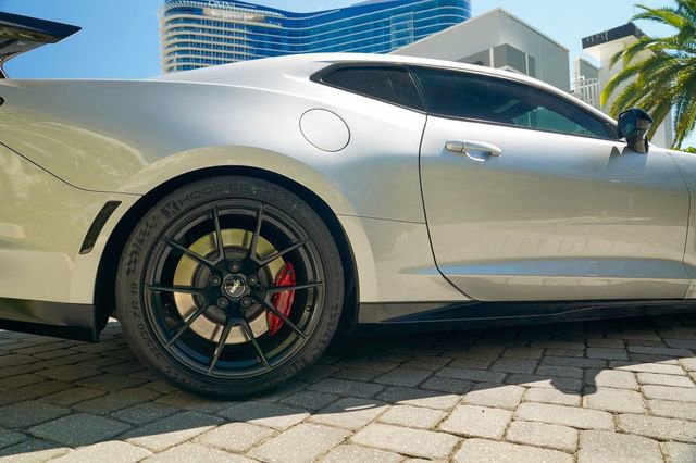 Used 2019 Chevrolet Camaro ZL1 image 30