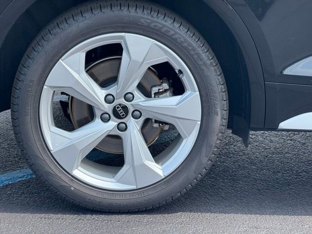 Used 2025 Audi Q5 2.0T Premium Plus w/ Premium Plus Package image 9