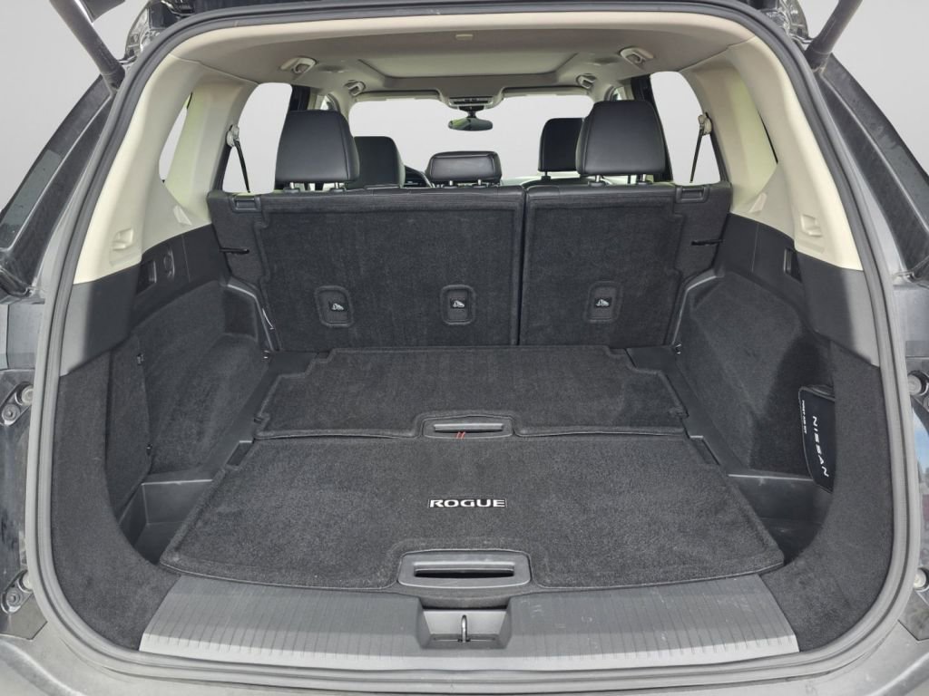 Used 2023 Nissan Rogue Platinum image 28