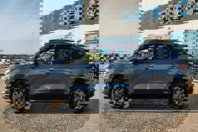 Used 2025 Ford Escape ST-Line w/ Cold Weather Package image 2