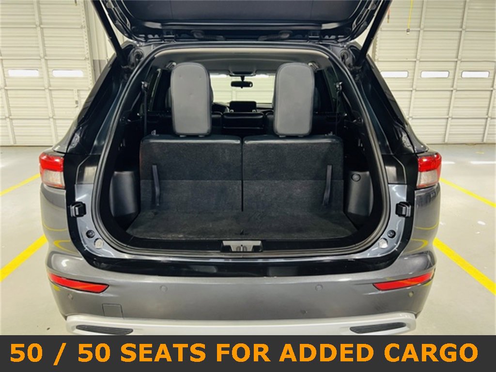 Used 2024 Mitsubishi Outlander SE image 11