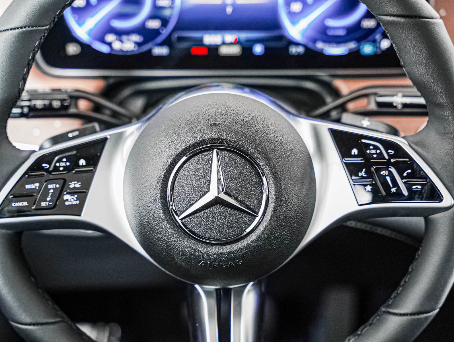 New 2026 Mercedes-Benz EQE 320 4MATIC SUV image 11