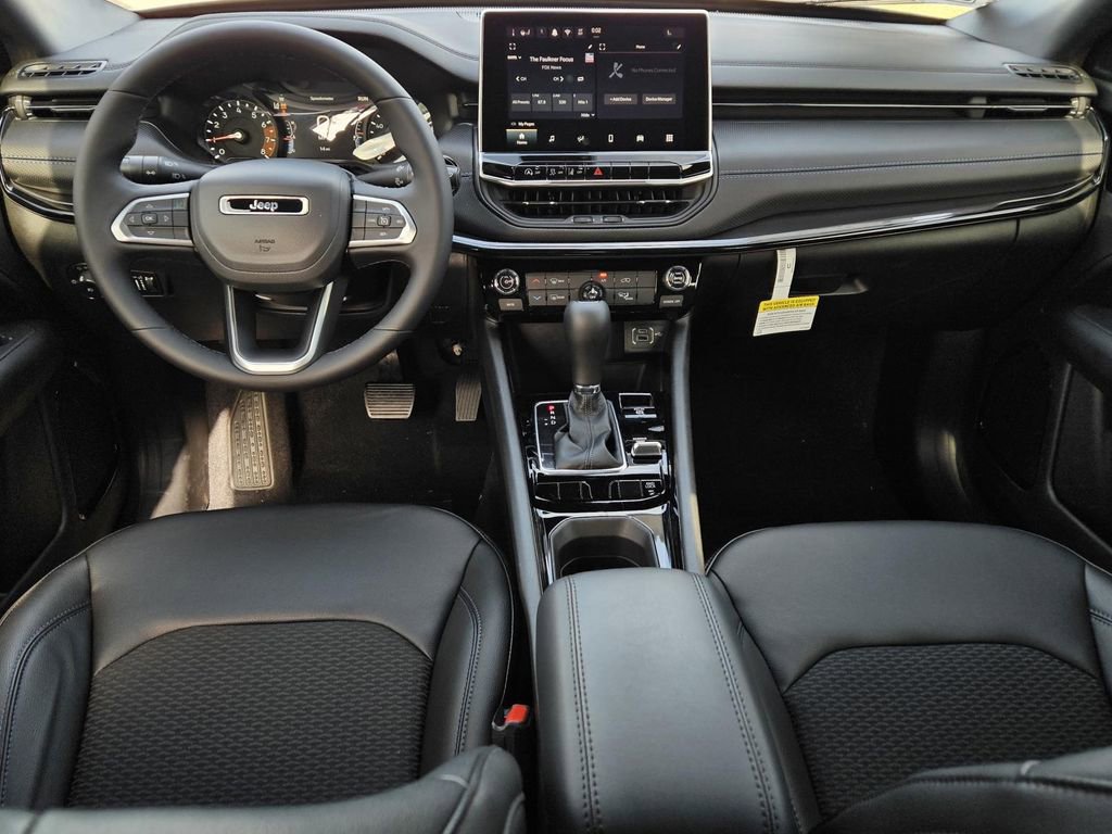 New 2026 Jeep Compass Latitude image 9