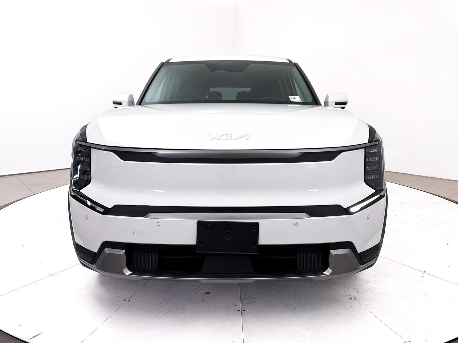 Used 2024 Kia EV9 Light Long Range RWD image 14