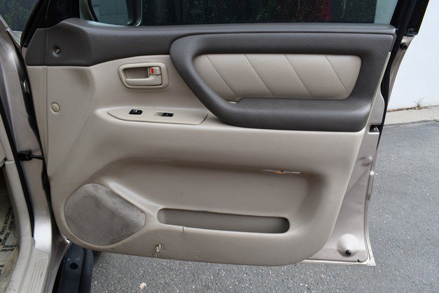 Used 2005 Toyota Land Cruiser image 24