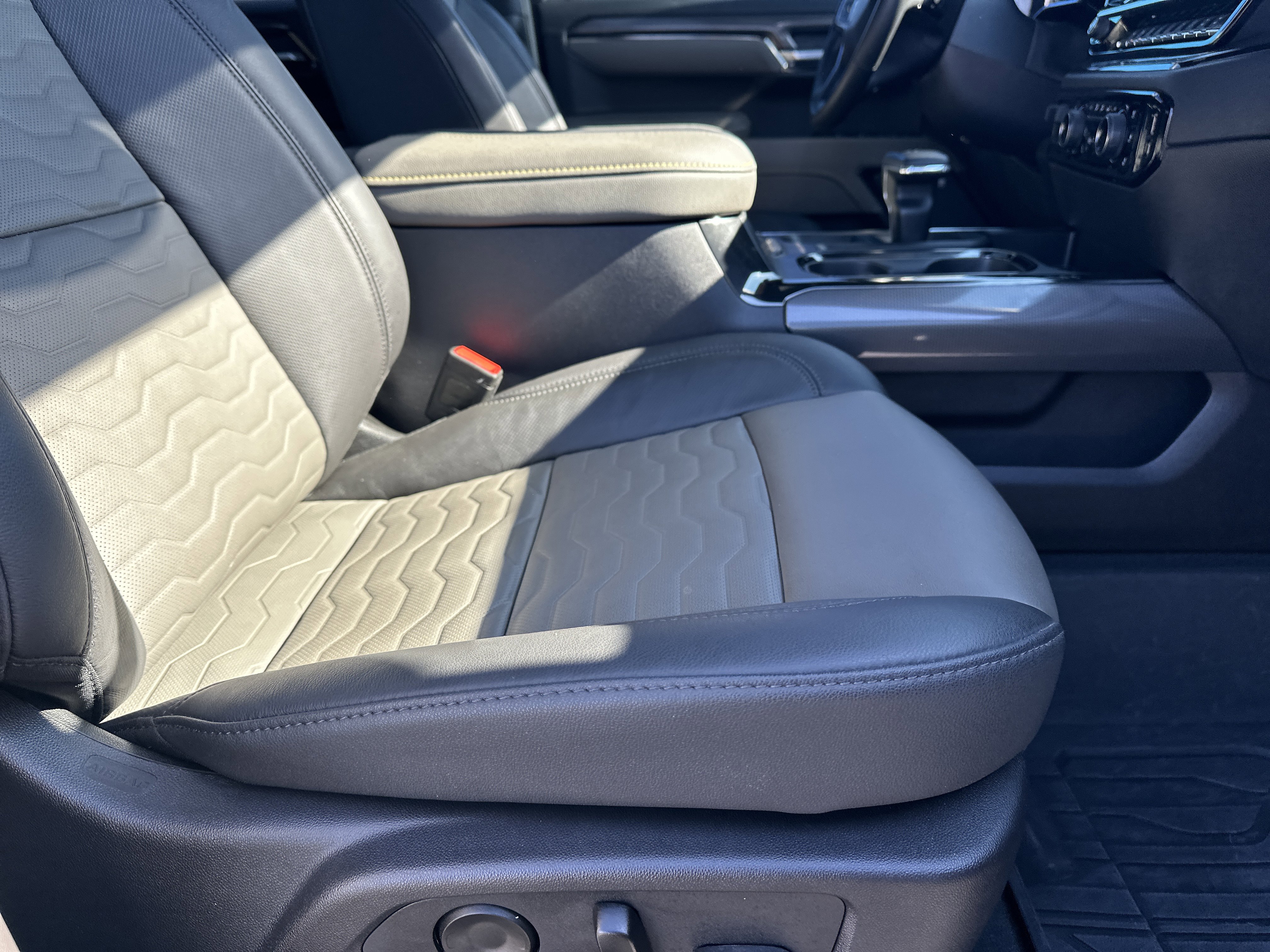 Certified 2025 Chevrolet Silverado 1500 ZR2 w/ Technology Package image 14