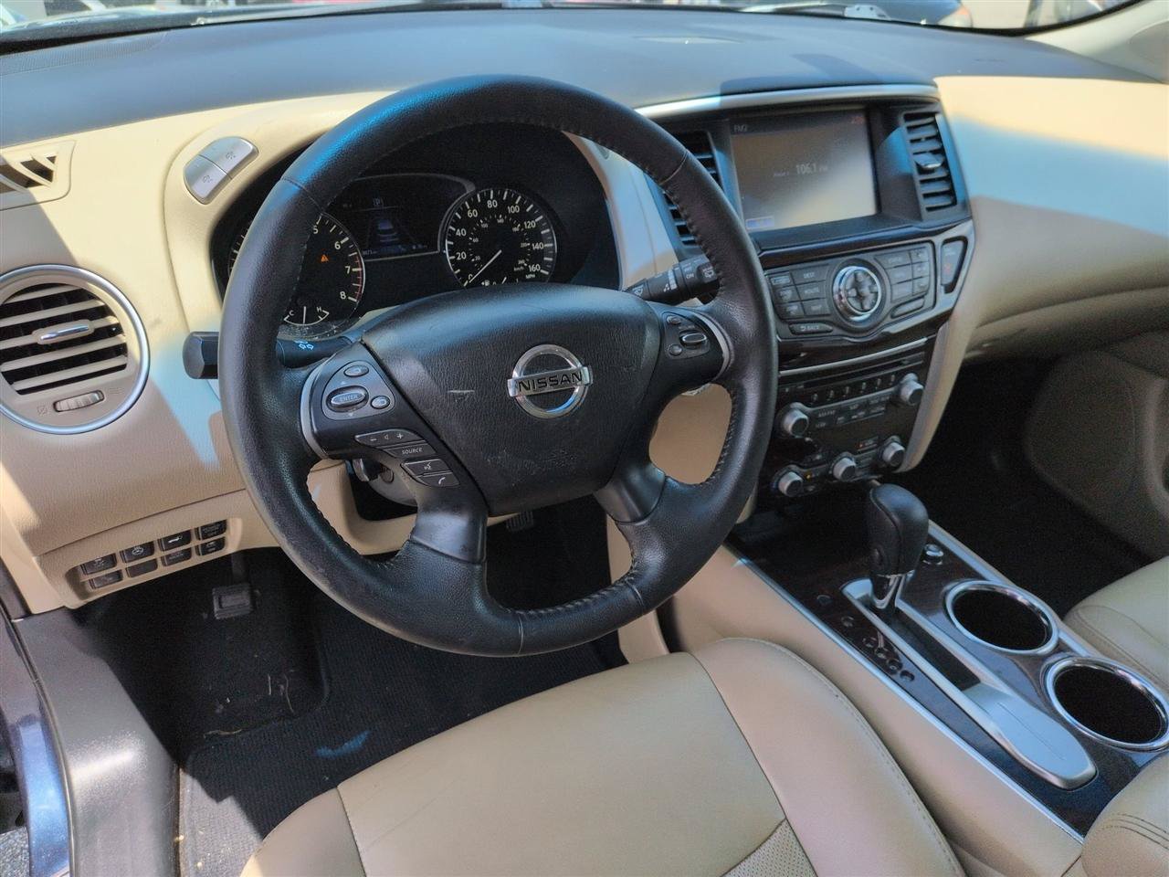 Used 2016 Nissan Pathfinder Platinum FWD image 16