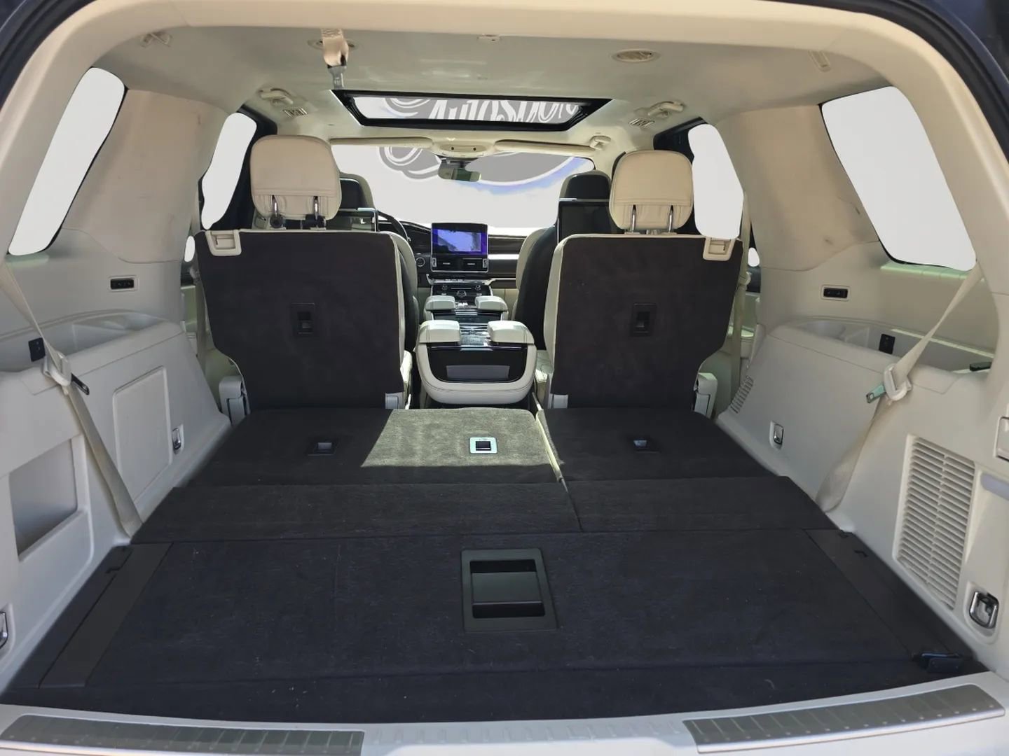 Used 2018 Lincoln Navigator Black Label w/ Cargo Package AWD/4WD image 15