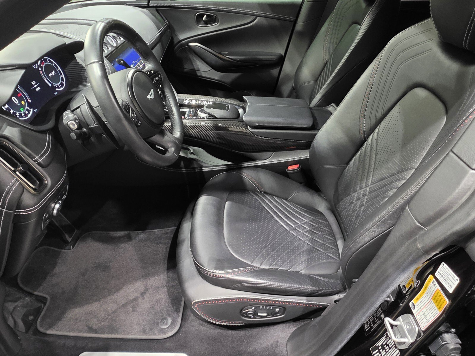 Used 2021 Aston Martin DBX image 17