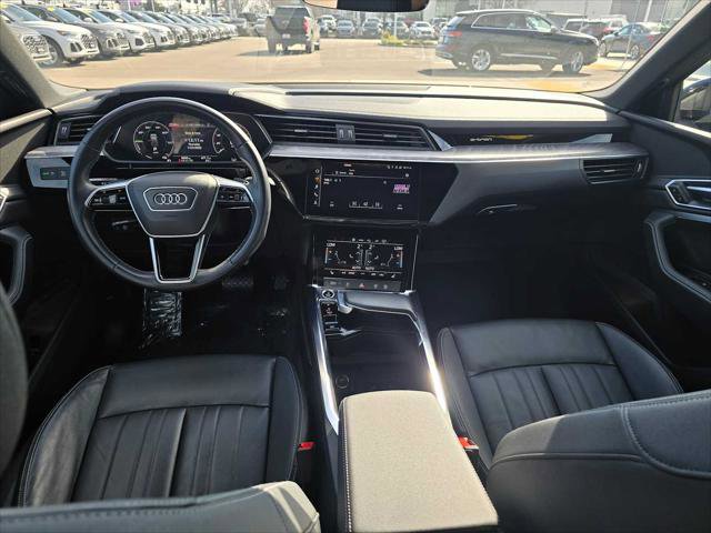 Used 2024 Audi Q8 e-tron Premium image 20