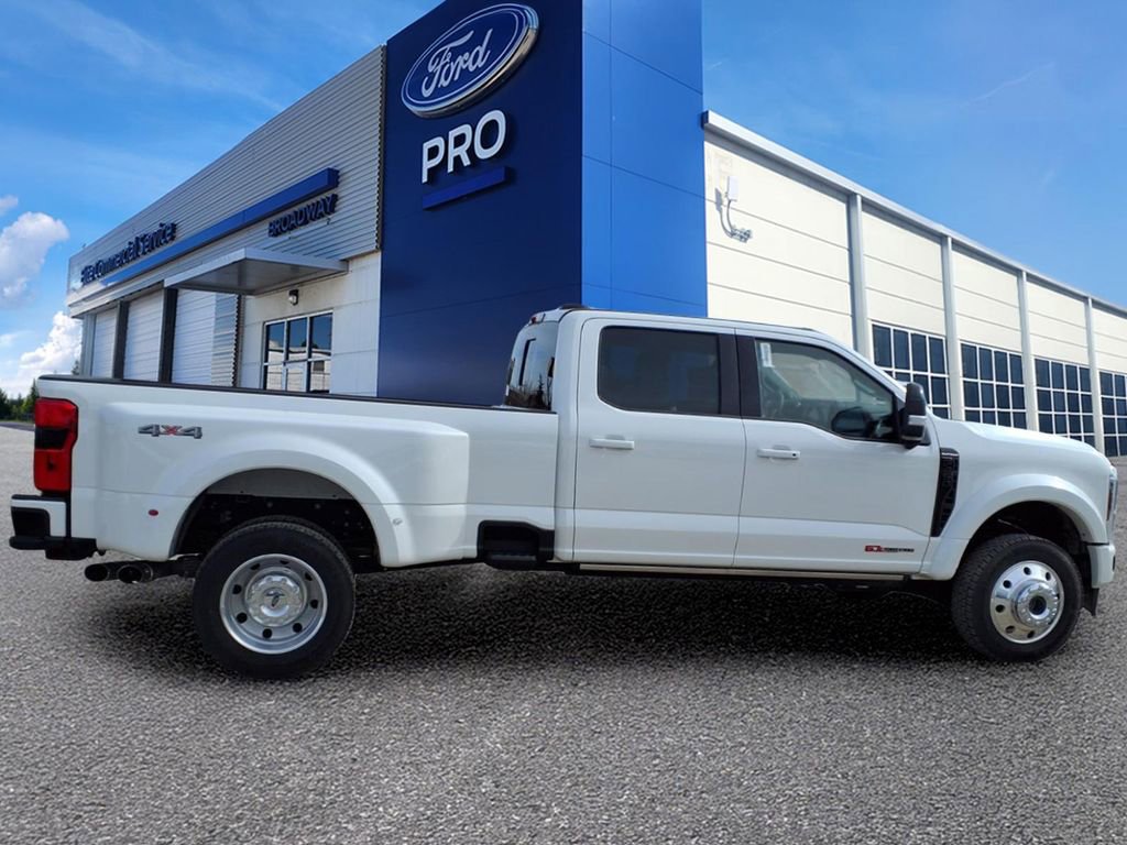 New 2025 Ford F450 Platinum image 25