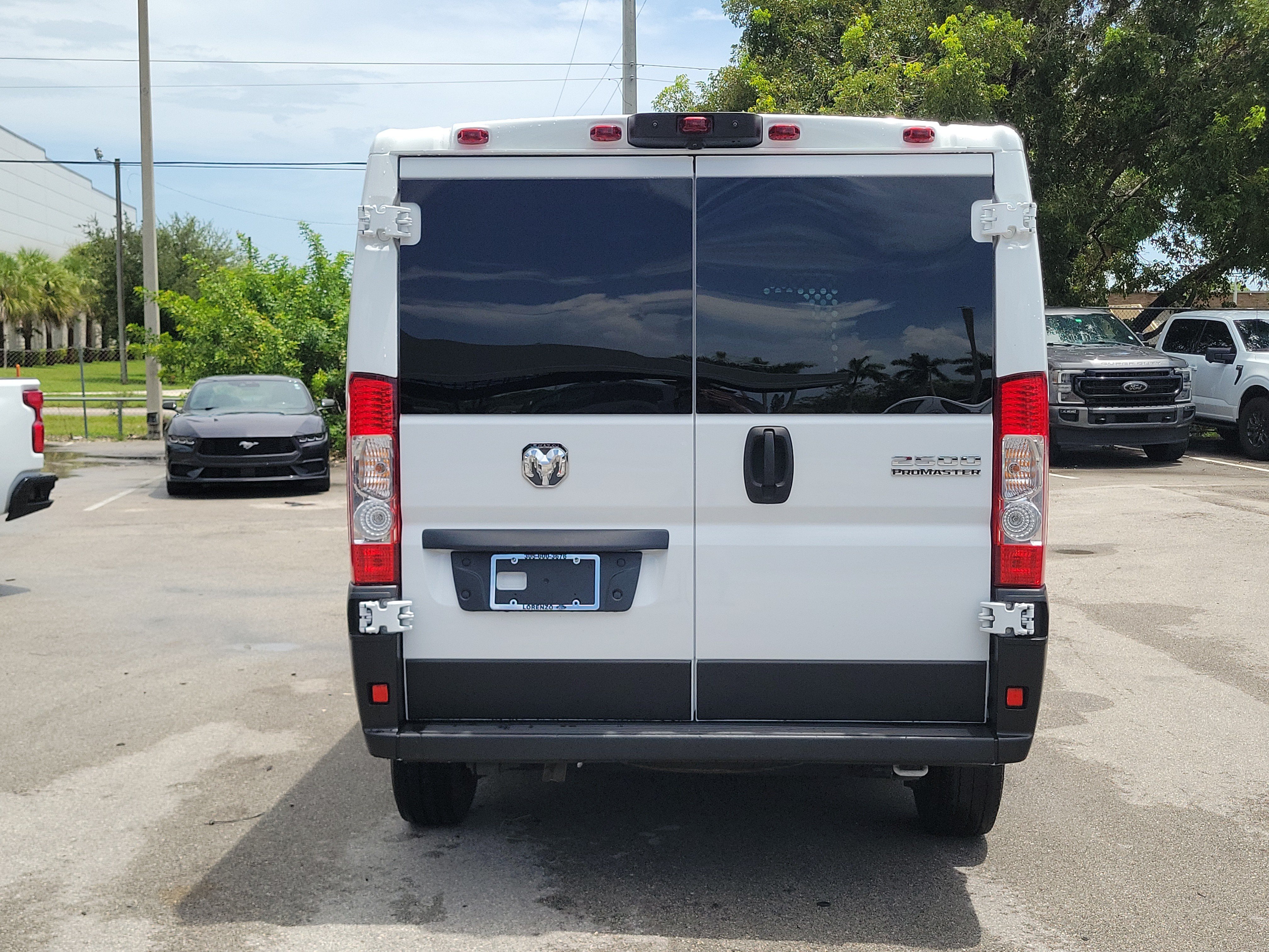 Used 2025 RAM ProMaster 2500 w/ U-Haul Equipment Group FWD image 6