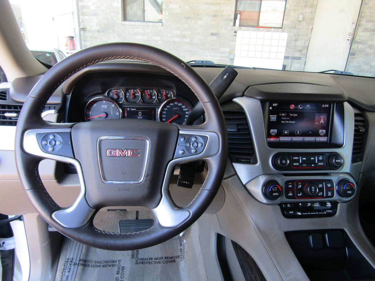 Used 2015 GMC Yukon SLE w/ Convenience Package RWD image 17