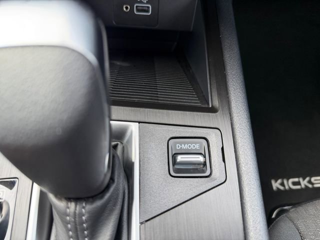 Used 2025 Nissan Kicks S image 24