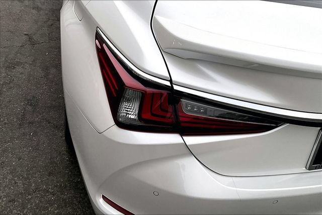 Certified 2022 Lexus ES 350 w/ Premium Package FWD image 23