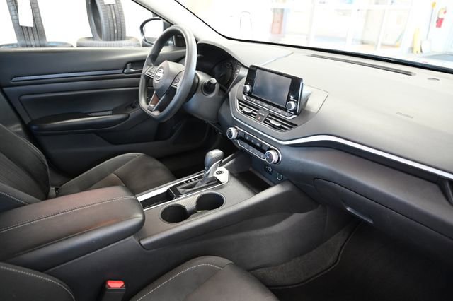 Used 2024 Nissan Altima 2.5 S image 14