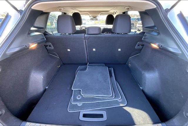 Used 2025 Nissan Kicks SV w/ SV Premium Package image 21