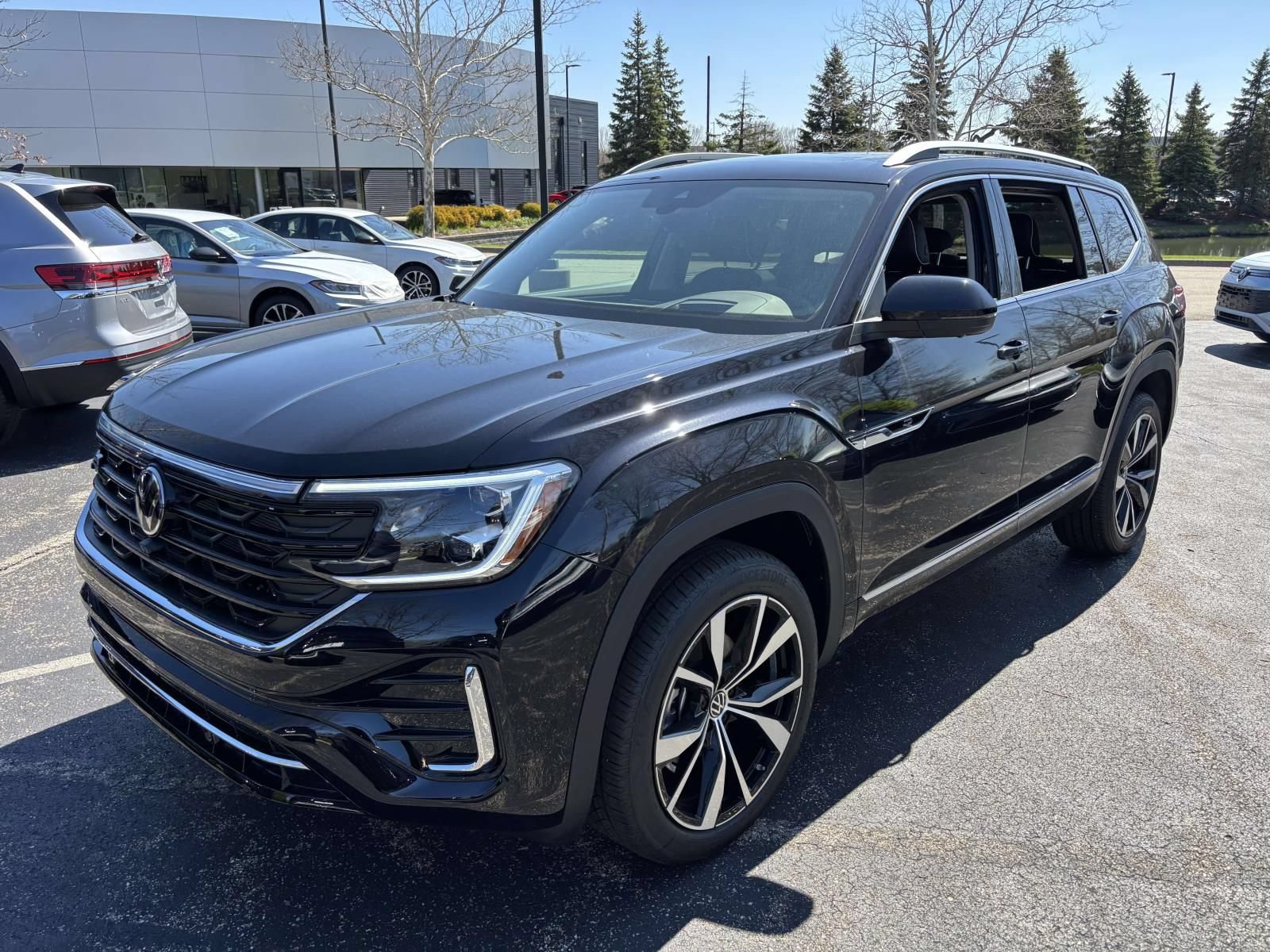 New 2026 Volkswagen Atlas SEL Premium R-Line AWD/4WD image 1