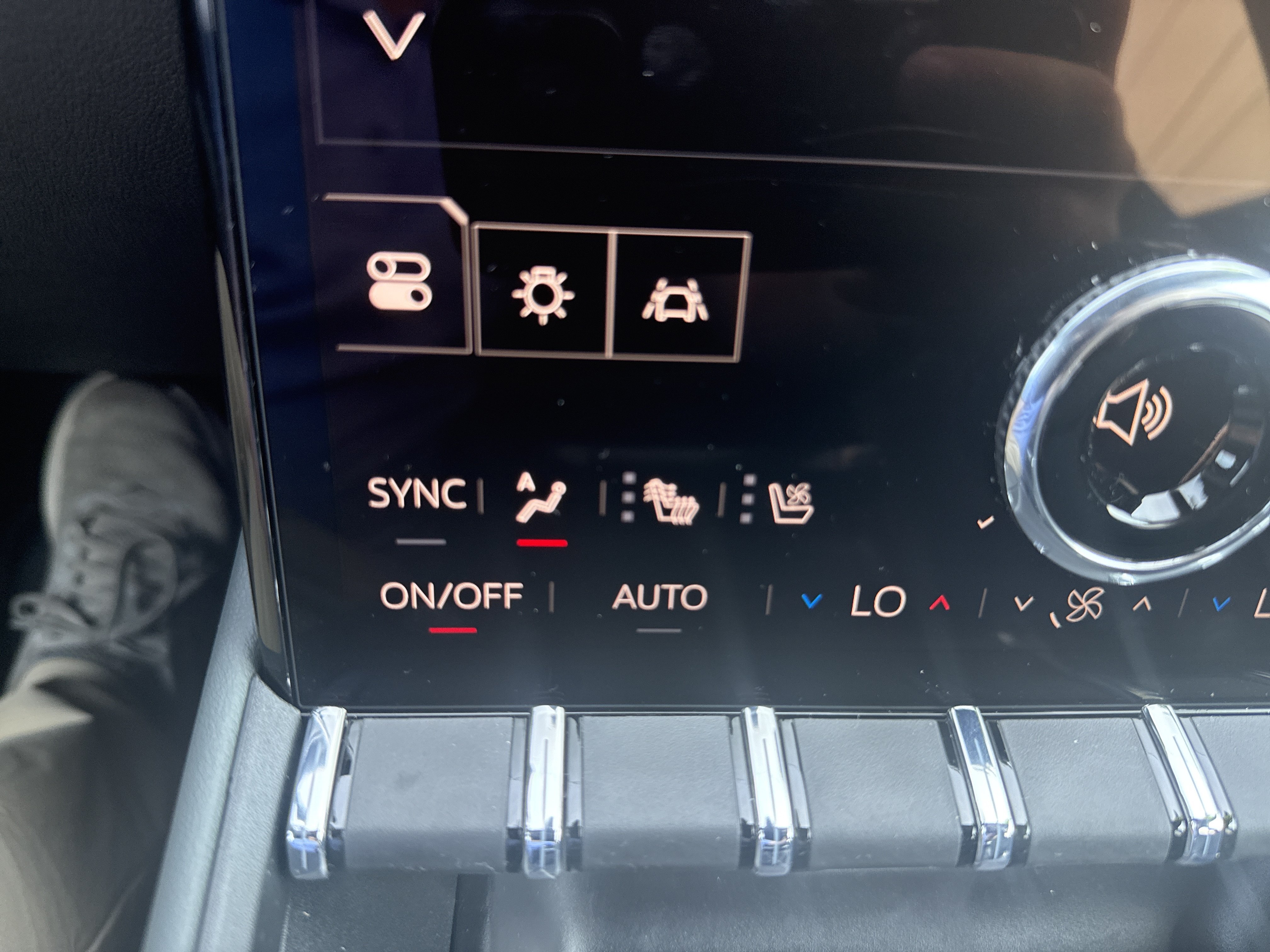 New 2027 GMC Terrain AT4 w/ Convenience Package III AWD/4WD image 28