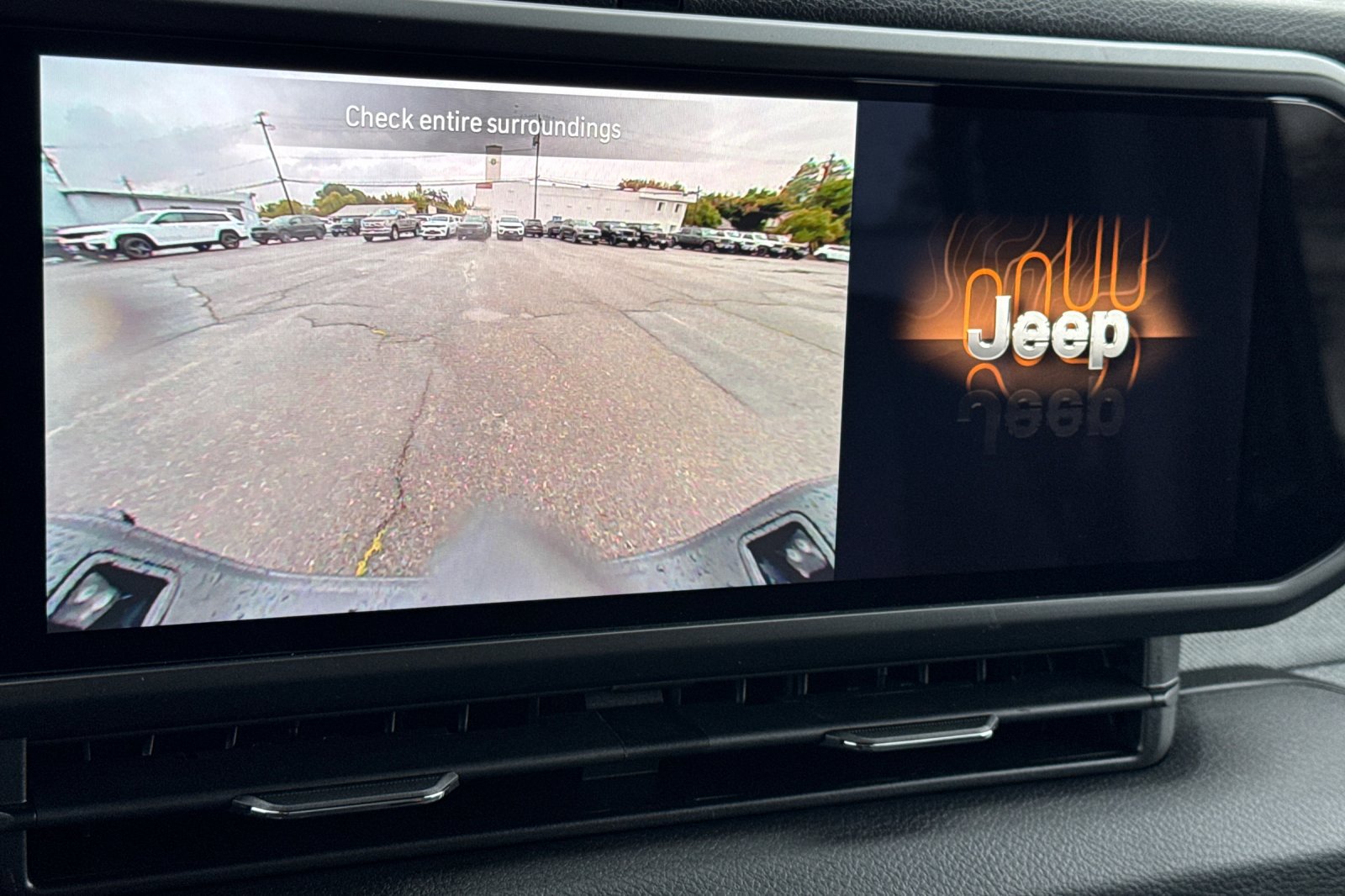 New 2025 Jeep Gladiator Sport image 17