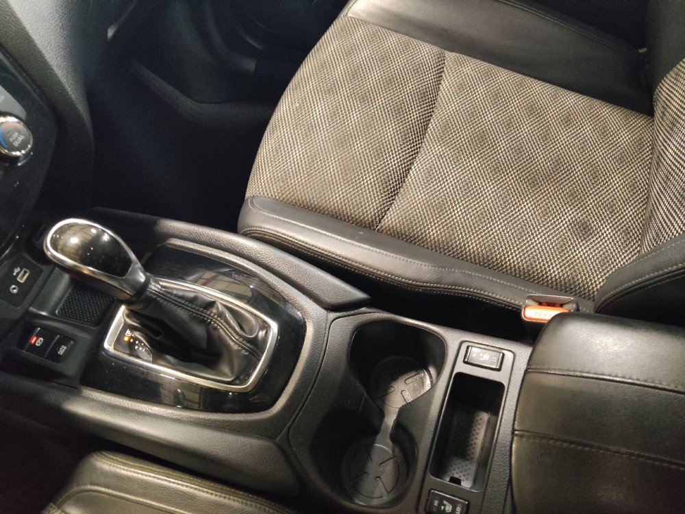 Used 2022 Nissan Rogue Sport SV w/ Technology Package FWD image 26