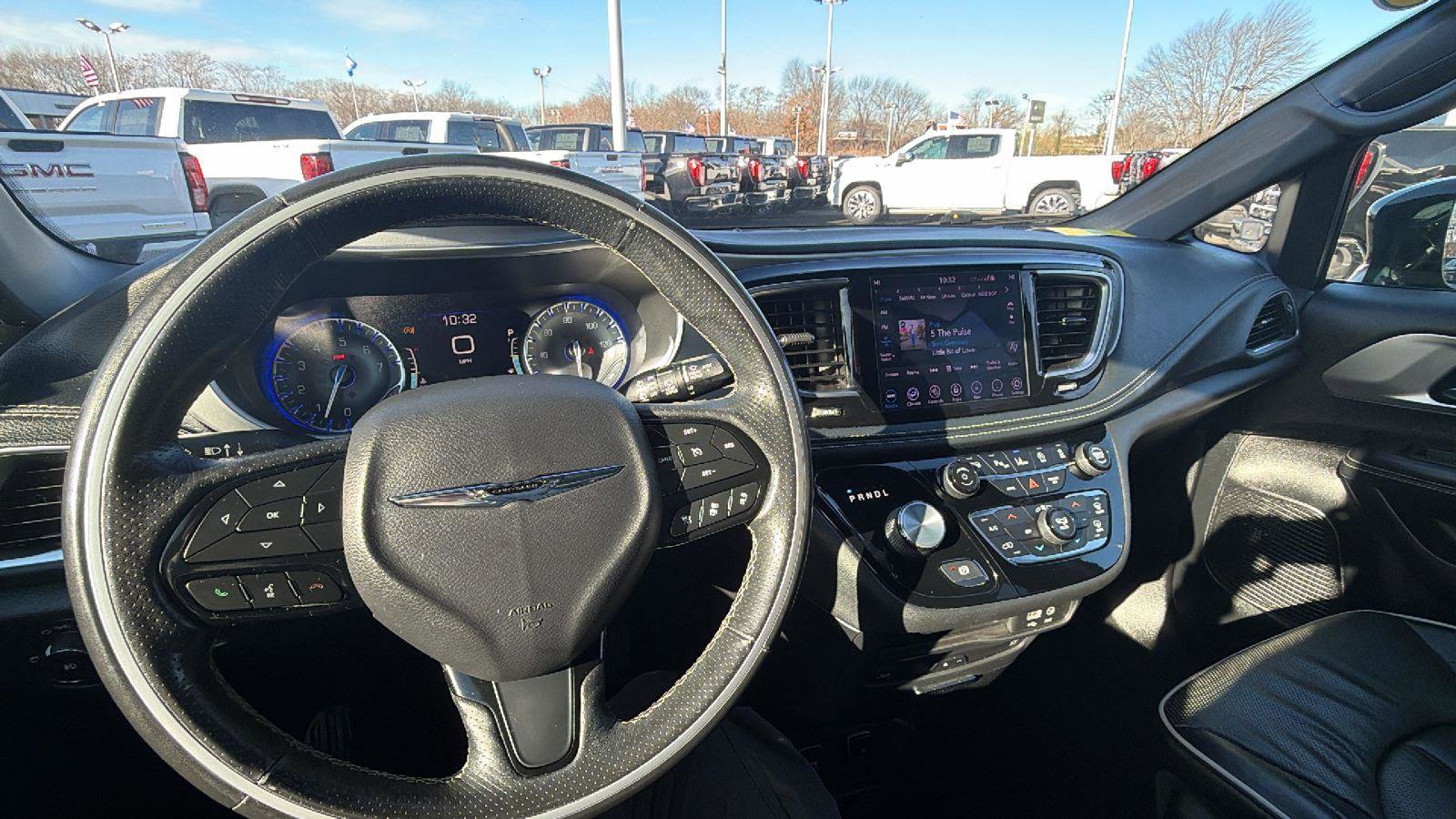 Used 2019 Chrysler Pacifica Limited w/ Advanced Safetytec Group image 18