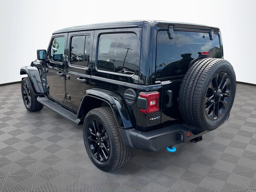 Used 2023 Jeep Wrangler Unlimited Sahara w/ Cold Weather Group AWD/4WD image 8