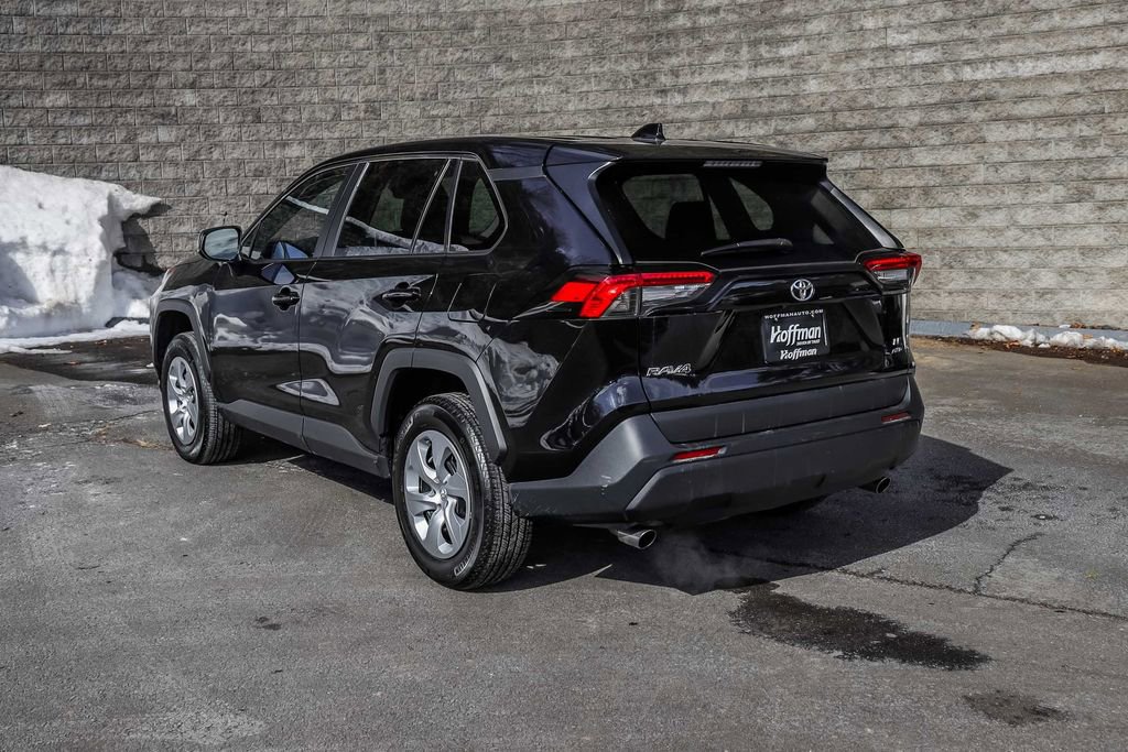 Used 2024 Toyota RAV4 LE image 8