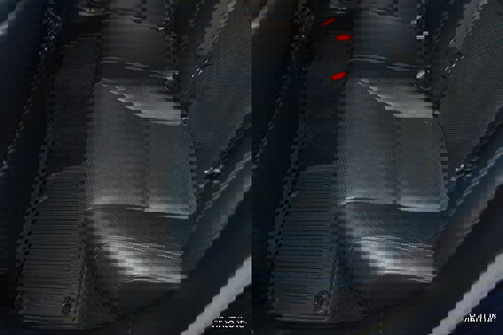 Used 2013 Lexus LS 460 w/ Comfort Pkg RWD image 18