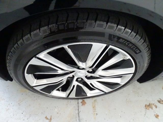 Used 2025 Cadillac Lyriq Luxury w/ LPO, Floor Liner Package image 23