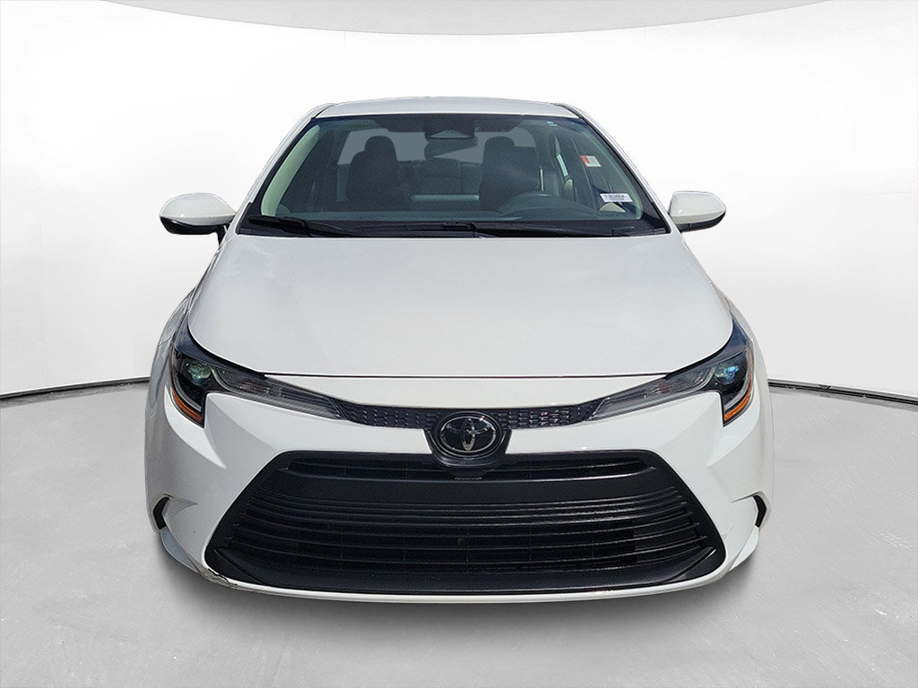 Used 2024 Toyota Corolla LE FWD image 2