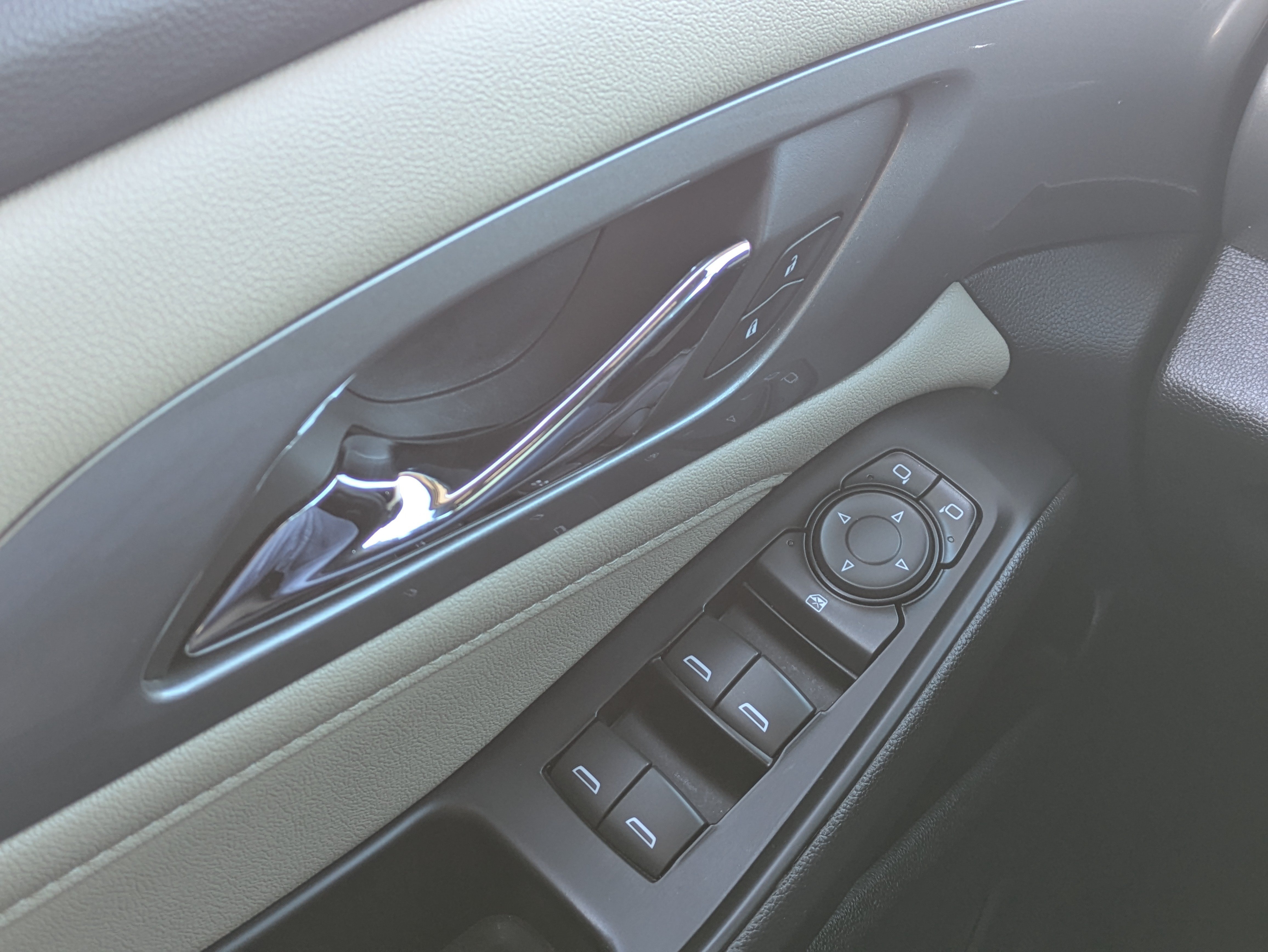 Used 2024 Chevrolet Traverse LS FWD image 28