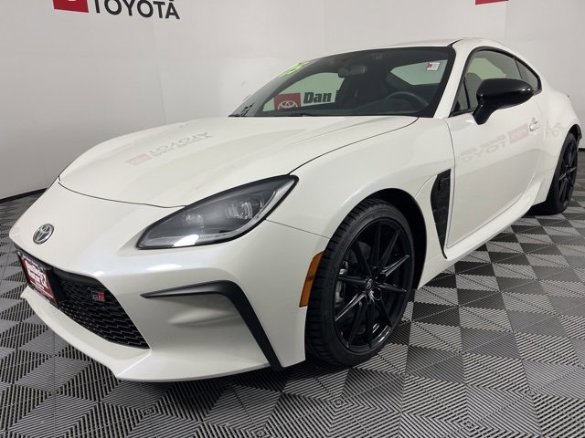 Used 2025 Toyota GR86 Premium image 16