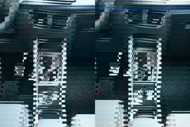 New 2026 Volkswagen Tiguan SEL R-Line image 33