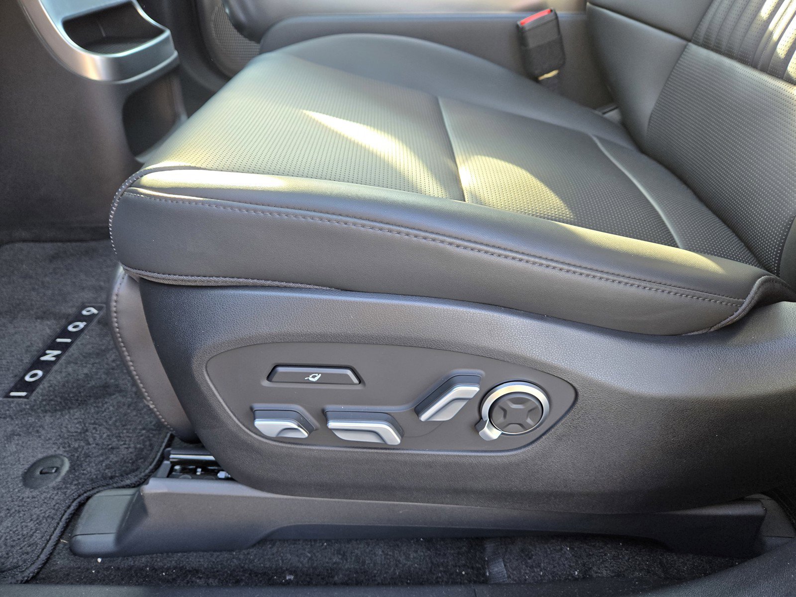 New 2026 Hyundai Ioniq 9 Calligraphy image 18