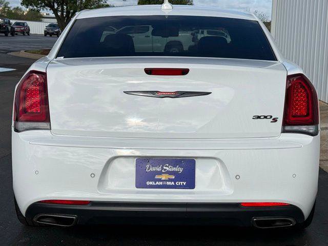 Used 2022 Chrysler 300 S w/ Comfort Group image 16