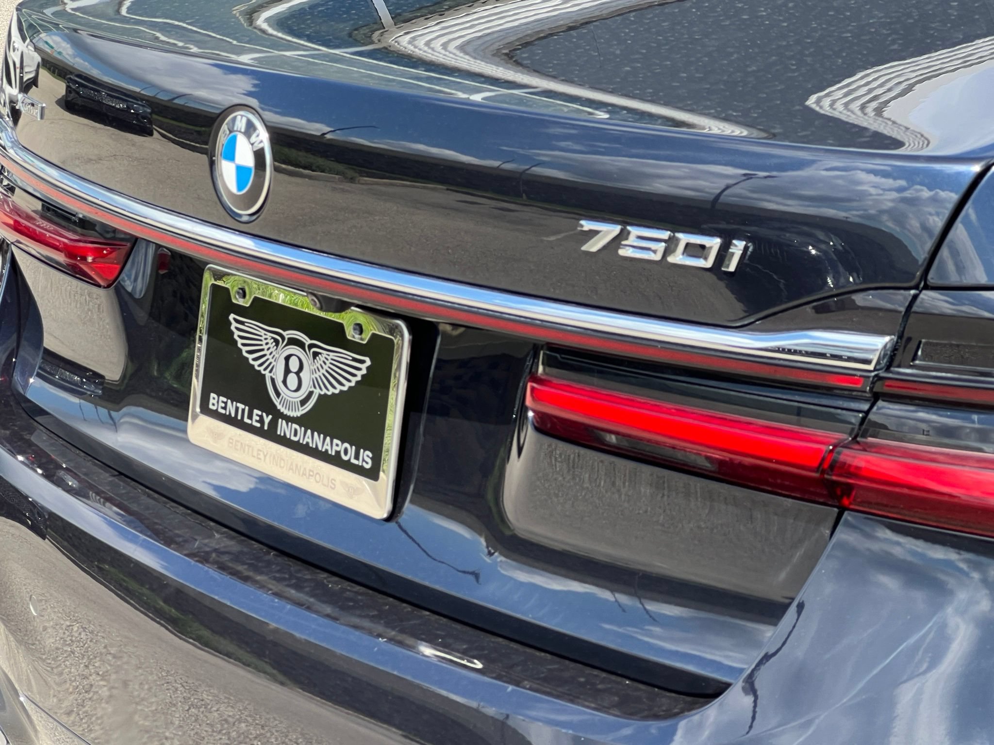 Used 2022 BMW 750i xDrive w/ Executive Package AWD/4WD image 11