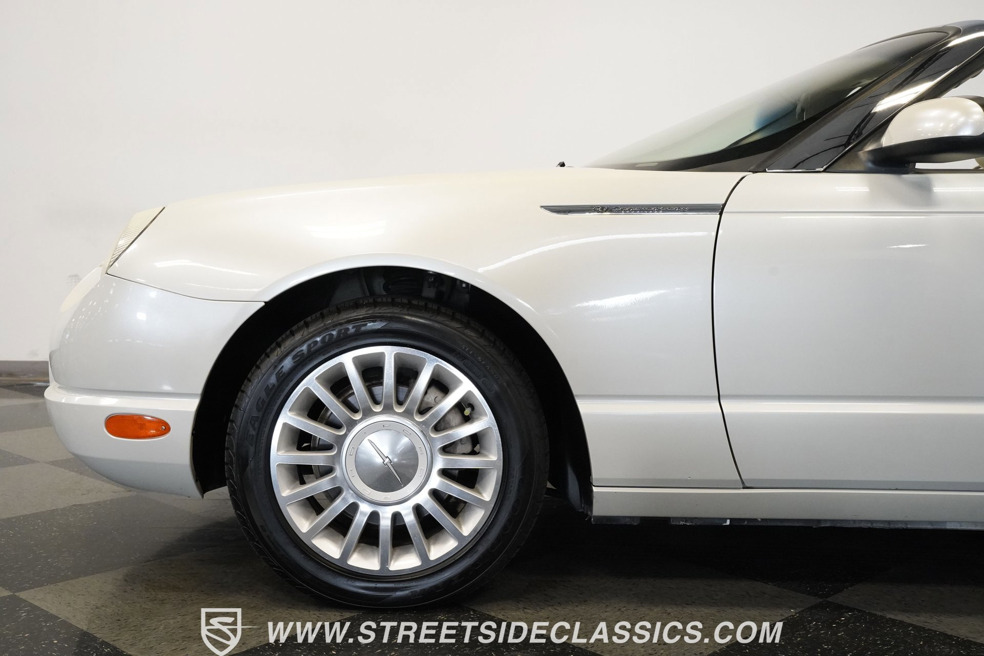 Used 2005 Ford Thunderbird 50th Anniversary image 31