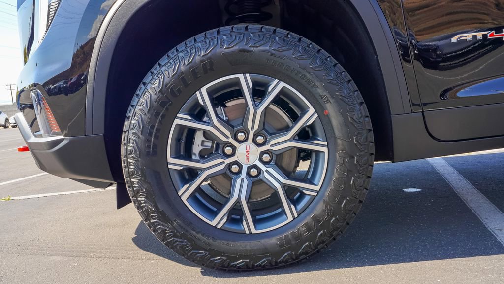 New 2026 GMC Acadia AT4 image 6