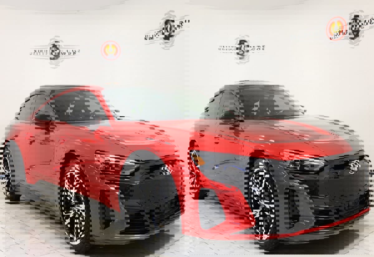 Used 2022 Audi e-tron GT Prestige image 38