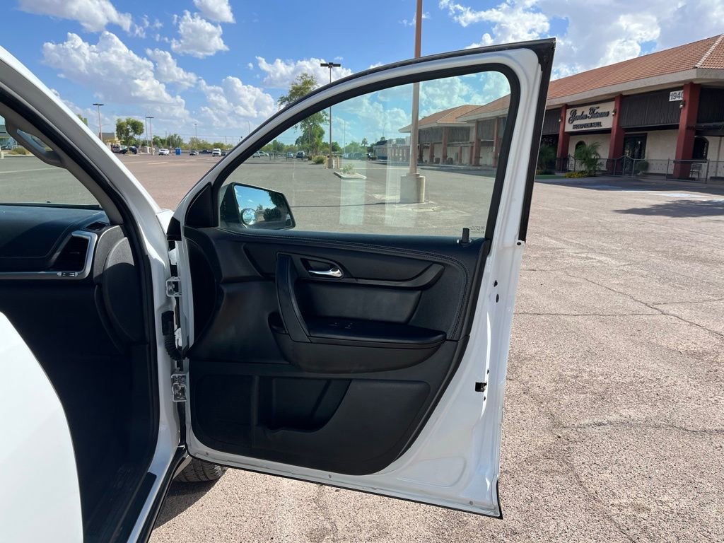 Used 2016 GMC Acadia SLE image 17