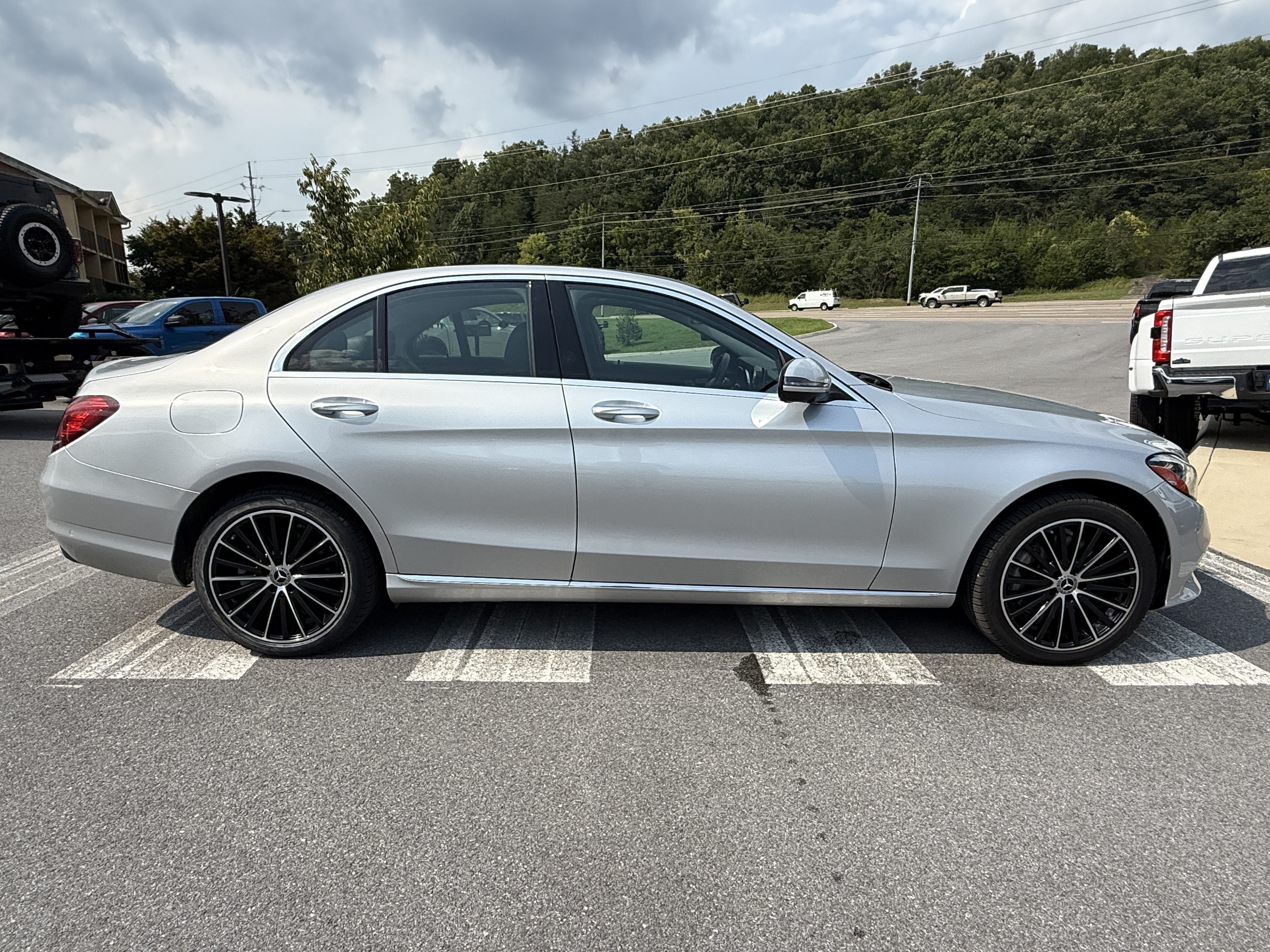 Used 2020 Mercedes-Benz C 300 4MATIC Sedan image 4