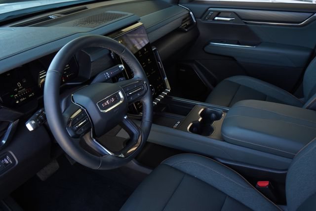 Used 2025 GMC Acadia AT4 AWD/4WD image 25