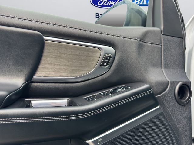 Used 2025 Ford Expedition Platinum image 33