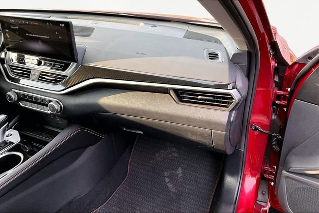 Used 2023 Nissan Altima 2.5 SR w/ SR Premium Package image 18