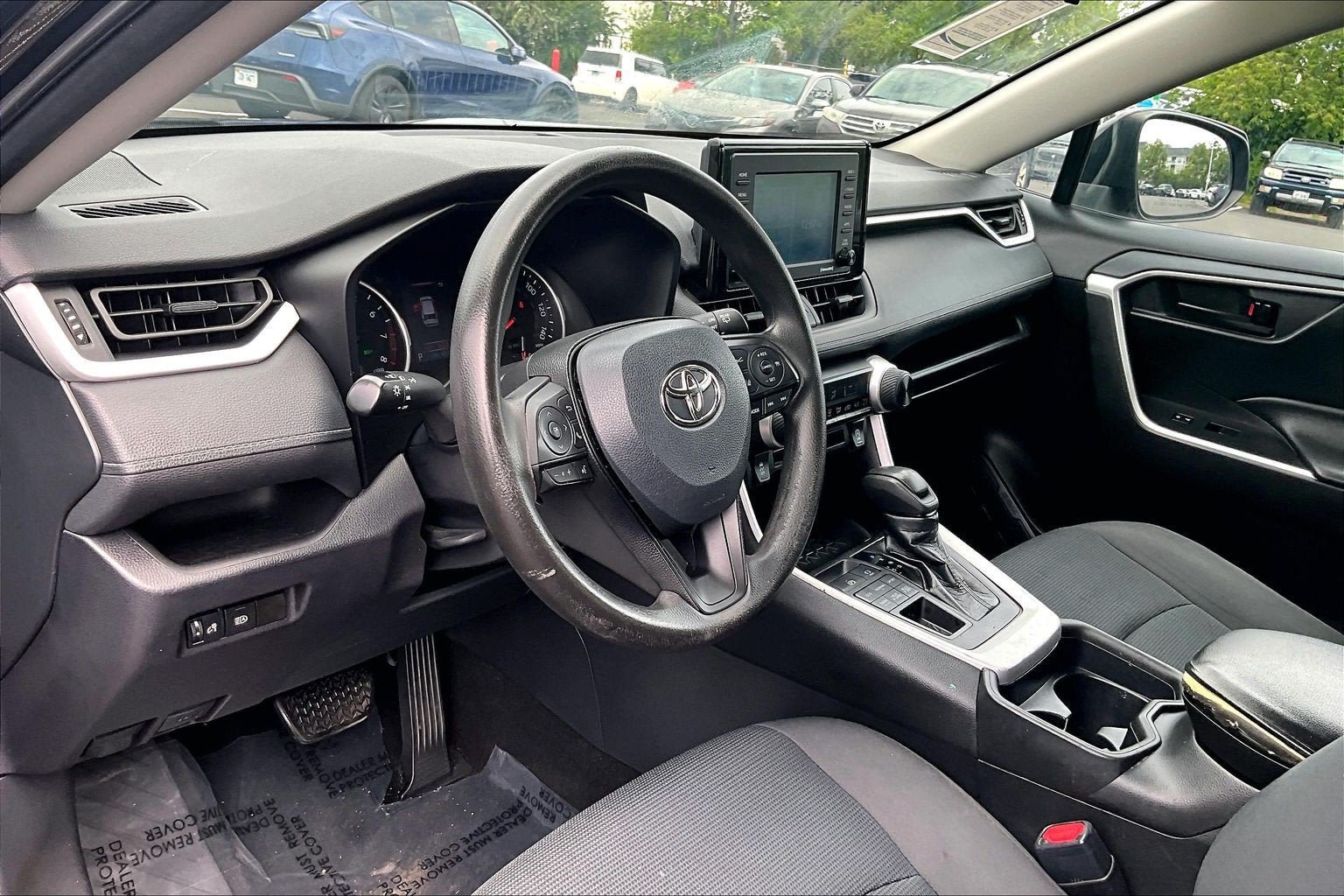 Used 2021 Toyota RAV4 LE AWD/4WD image 13